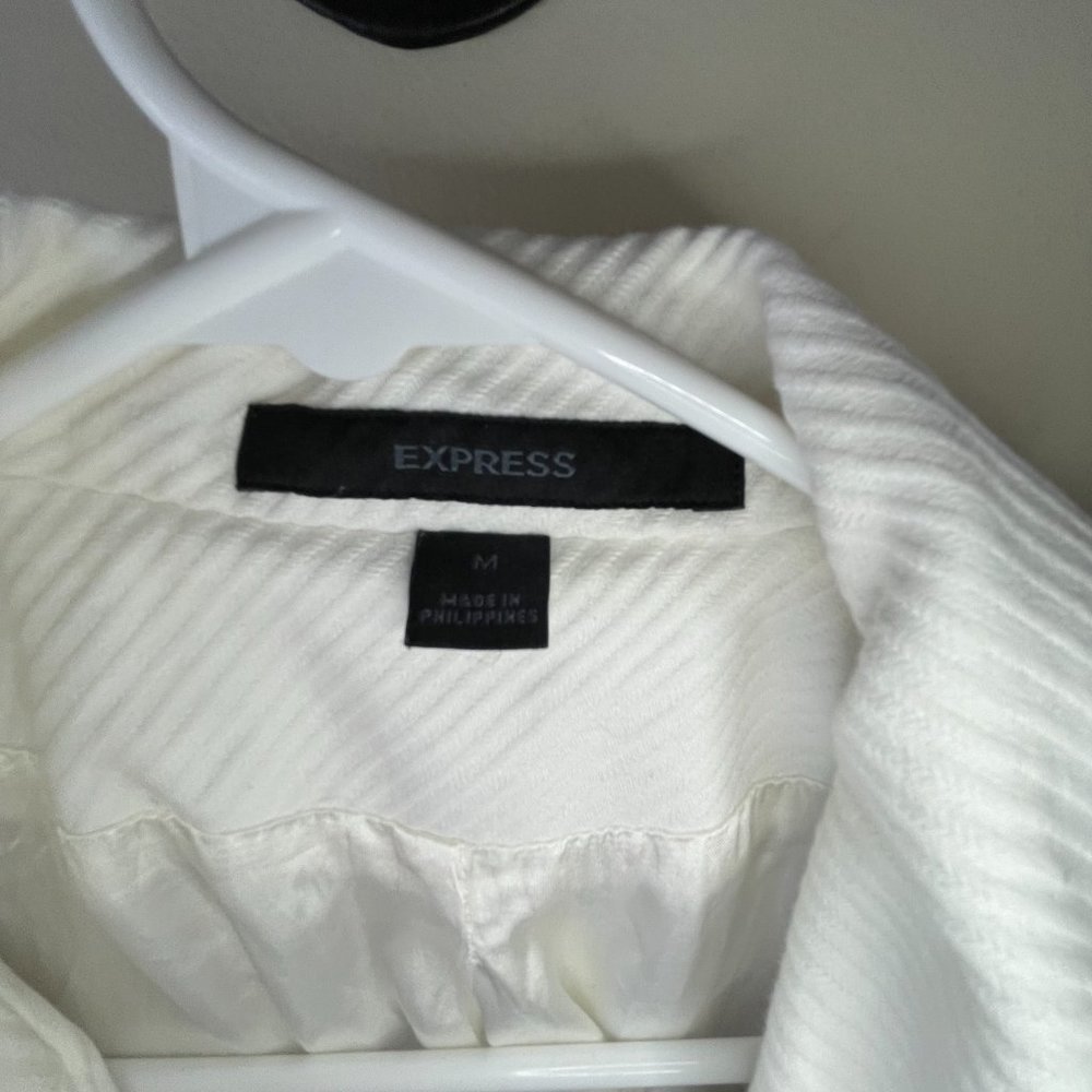 Express White Coat - Picture 3 of 3